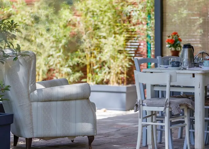 La Casa Di Nani 8, Emma Вилла