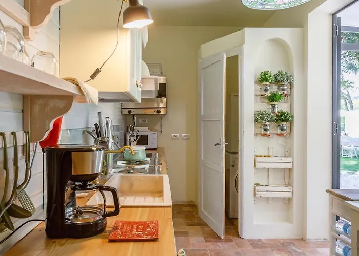 La Casa Di Nani 8, Emma