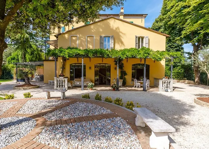 La Casa Di Nani 8, Emma *