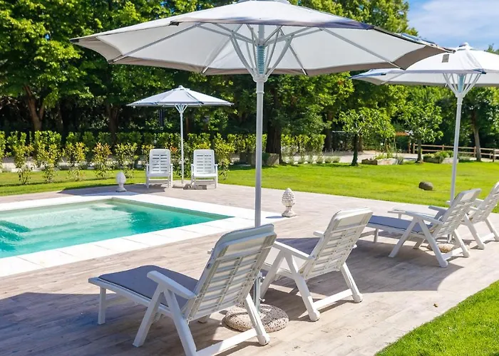 La Casa Di Nani 8, Emma Вилла *