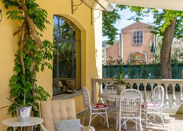 La Casa Di Nani 8, Emma Вилла *