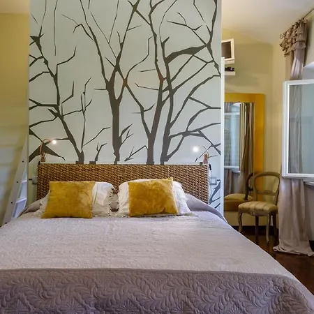 La Casa Di Nani 8, Emma *